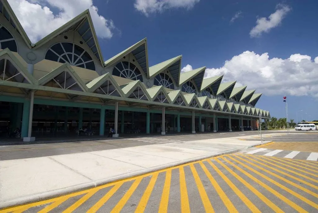 Saman&aacute; / El Catey (AZS) airport transfer